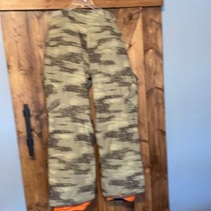 Sessions snowboard pants size large.